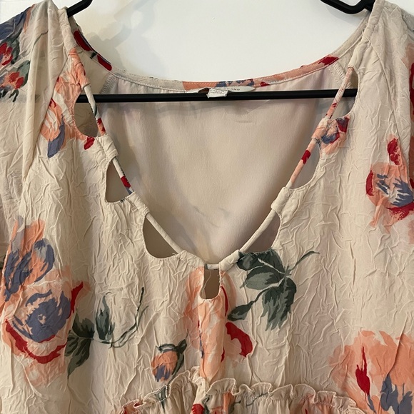Lucky Brand, floral, sliming, size small blouse - Picture 4 of 7